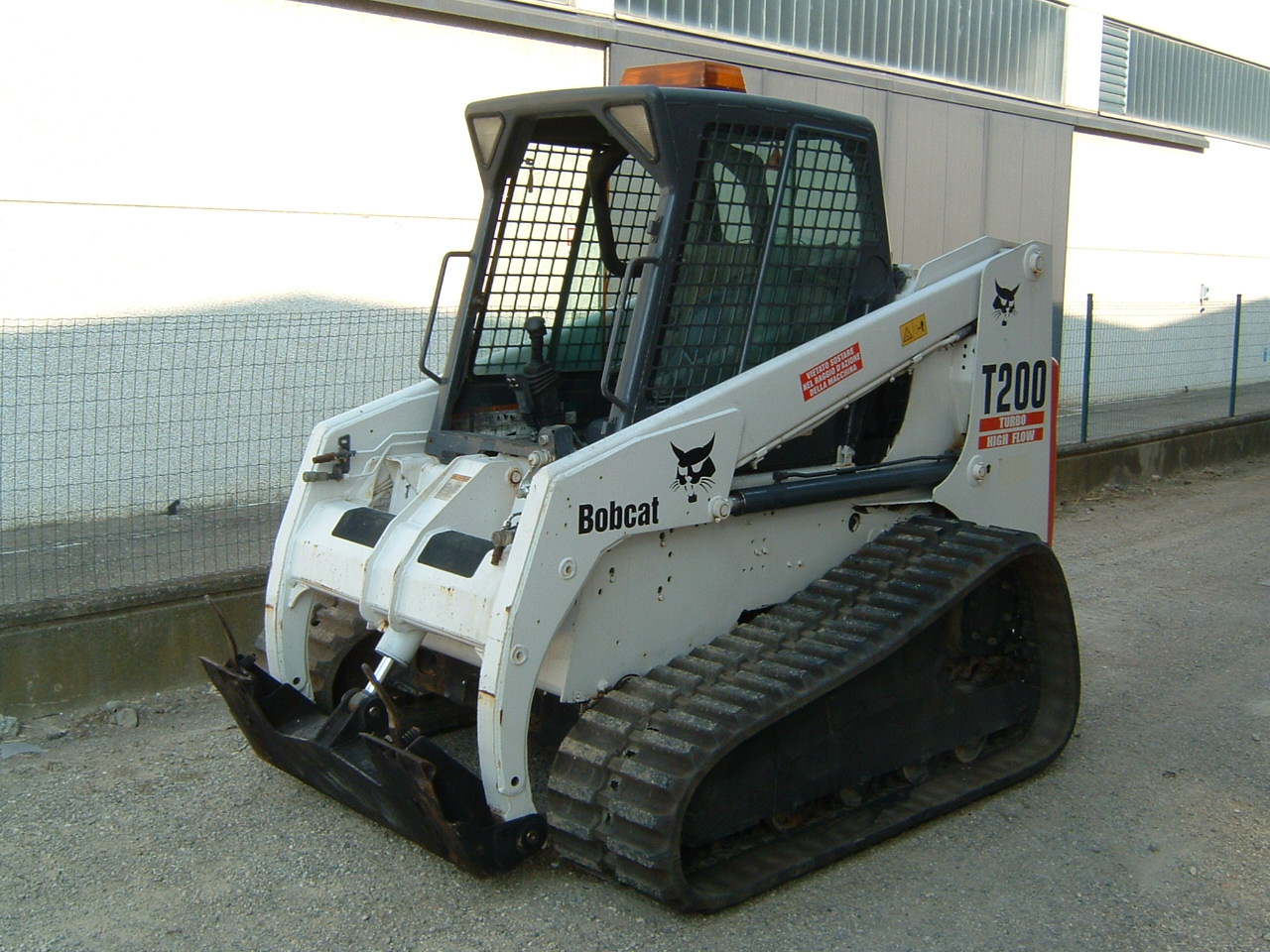 Bobcat T200